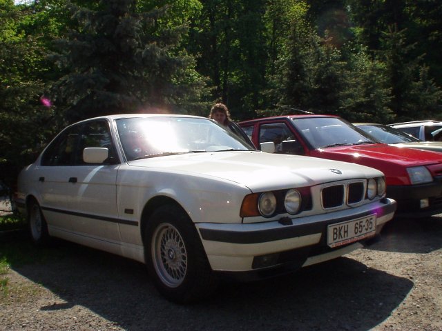 E34_BMW_540iA_11/94